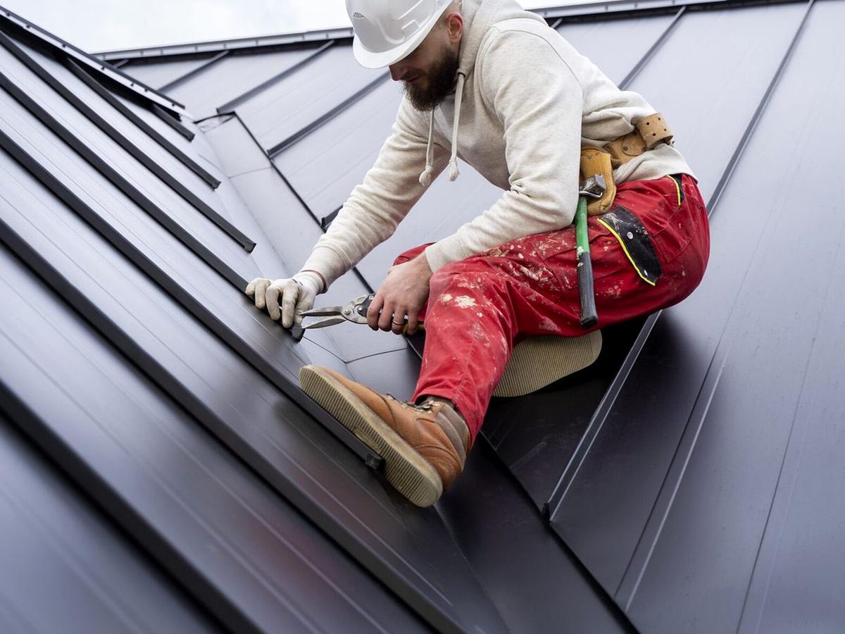 montaj tabla faltuita pentru Reparatii si Montaj Acoperis Tudora