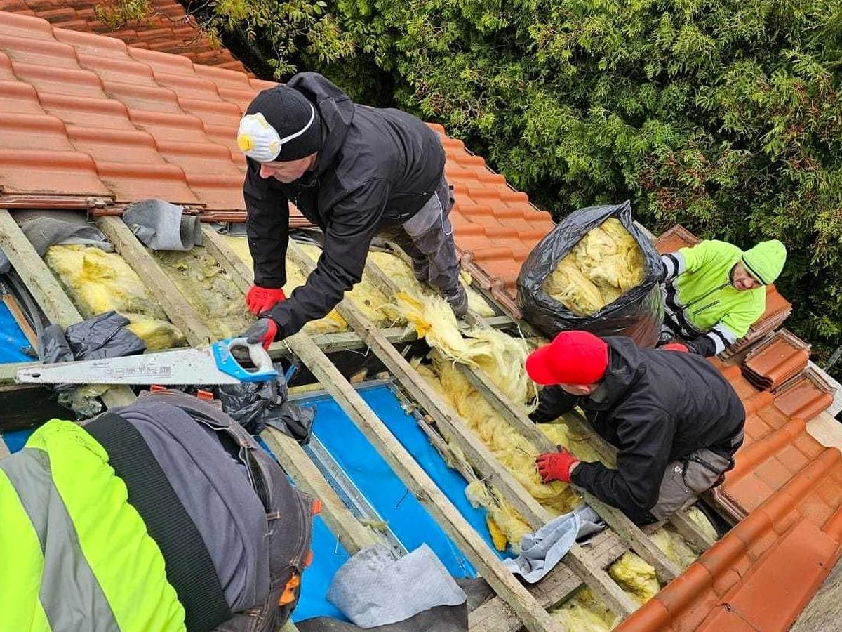 reparatie acoperis pentru Reparatii si Montaj Acoperis Mihaileni