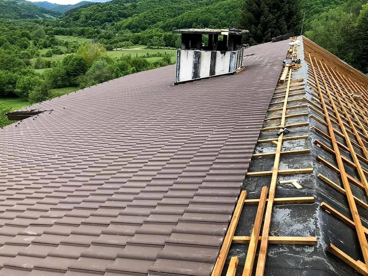 Detaliu prinderi si accesorii pentru reparatii acoperis